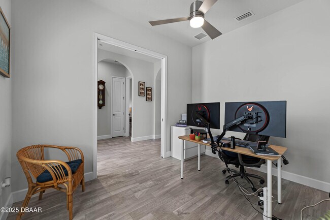 Building Photo - 636 Mosaic Blvd