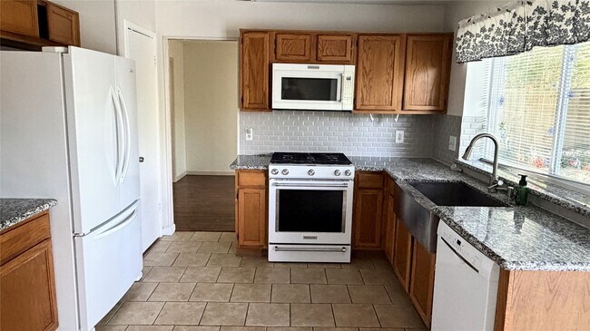 Building Photo - 7771 Springville Dr