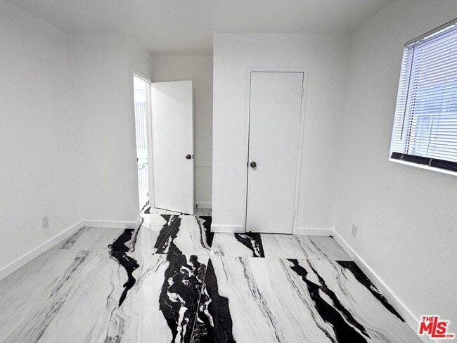 Building Photo - 1630 W 104th St