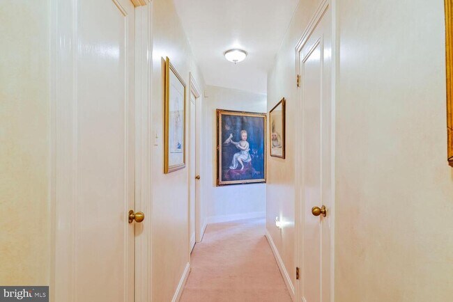 Building Photo - 4550 N Park Ave
