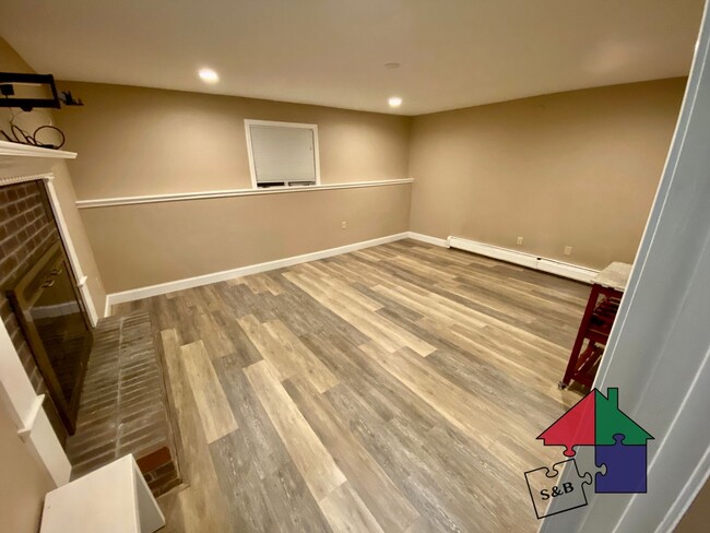 Building Photo - 276 Locust Hill Rd