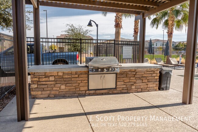 Building Photo - 4604 S Park Grove St