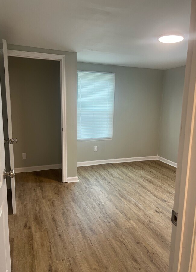 Building Photo - 1008 S 45th St