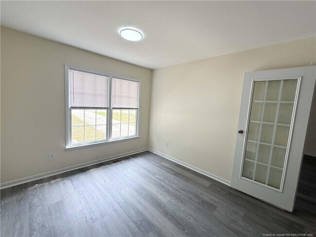 Building Photo - 518 Suffolk Ct