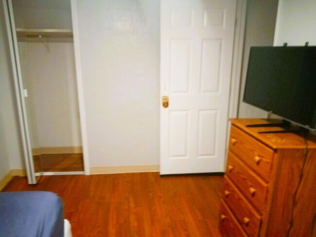 Building Photo - 2737 Garden St