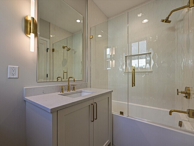 Building Photo - 4121 Selwyn Walk Ct