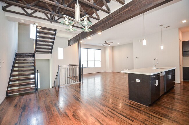 Building Photo - 4708 Crawford St
