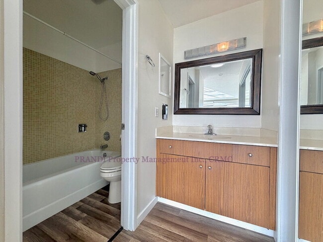 Building Photo - 5221 Shelter Bay Ave