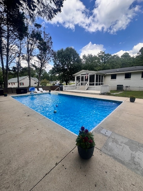 Building Photo - 541 N Pine St