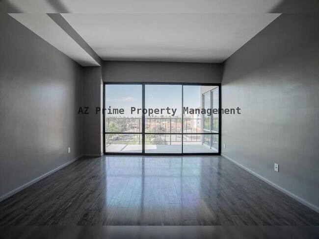 Building Photo - 805 N 4th Ave