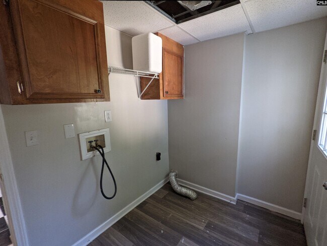 Building Photo - 1071 Sandy Cir