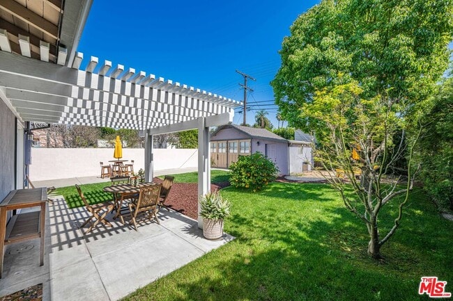 Building Photo - 944 S Hudson Ave