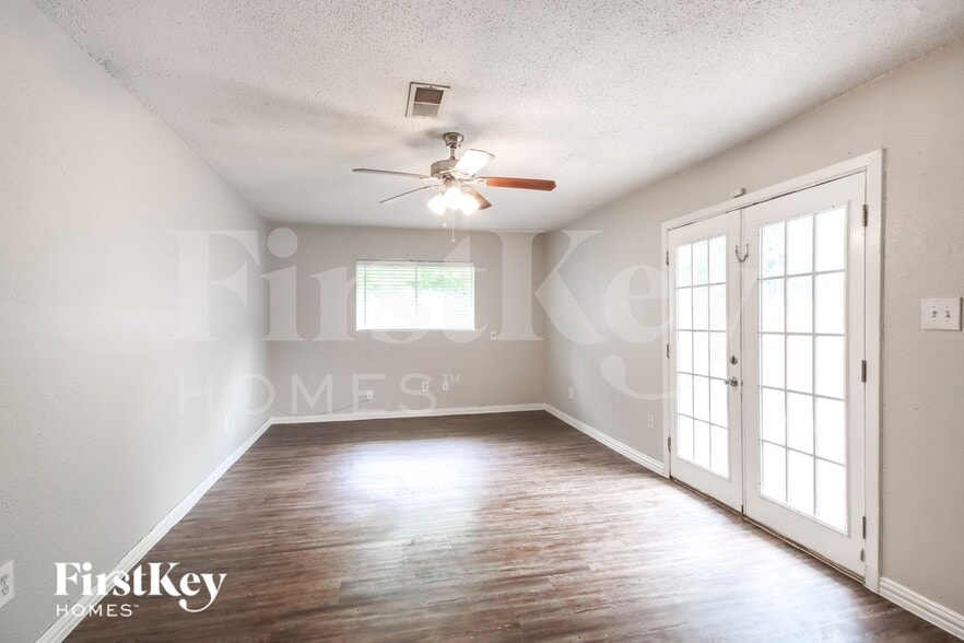 Building Photo - 5210 Greylog Dr