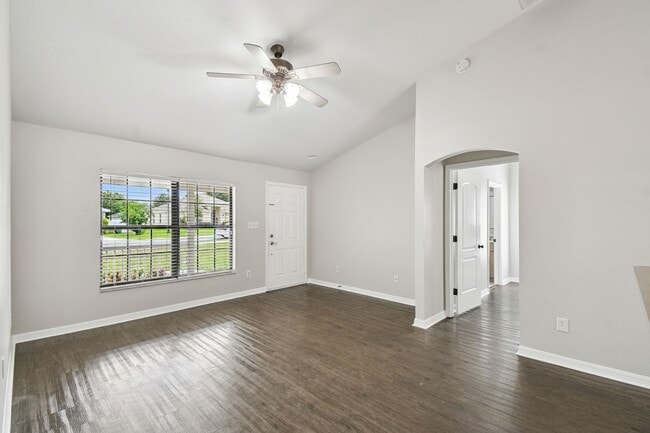 Building Photo - Charming 3-bedroom + 2-Bathroom Home in th...