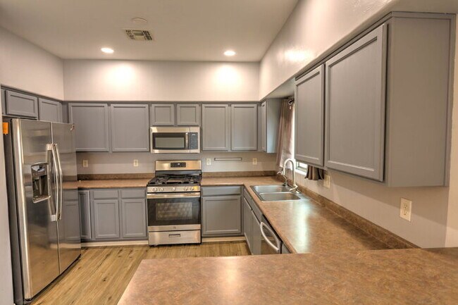 Building Photo - Rancho Sahuarita