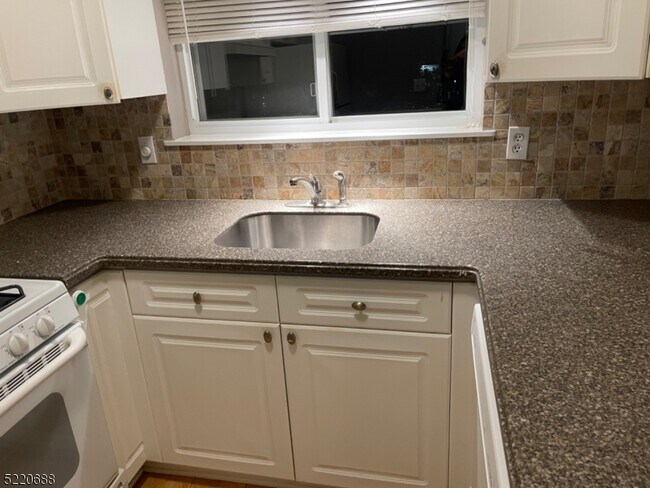 Building Photo - 312 Brittany Dr