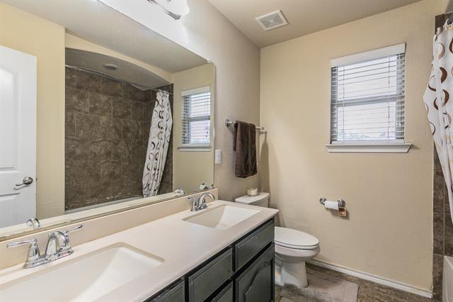 Building Photo - 210 Warbler Dr