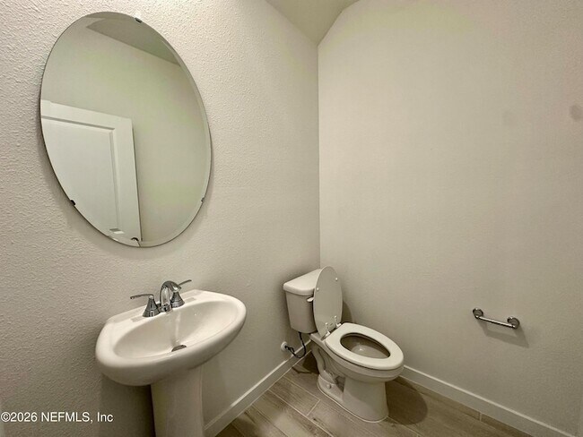Building Photo - 166 Yellowstone Dr