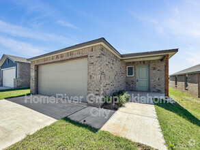 Building Photo - 9701 Stallion Dr