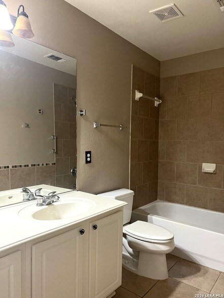 Building Photo - 4724 Green Bluff Dr