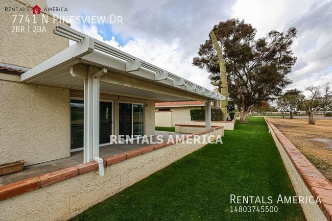 Building Photo - Resort Style Living