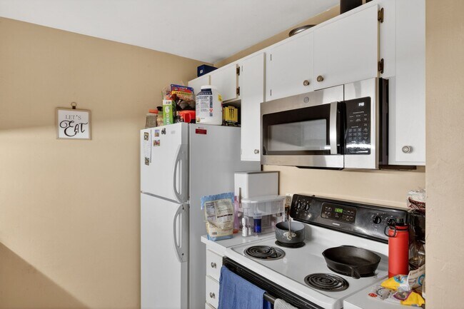 Building Photo - 4000 SW 23rd St