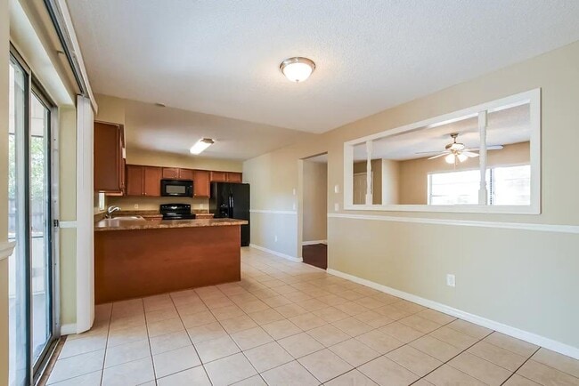 Building Photo - 102 Laguna Ct