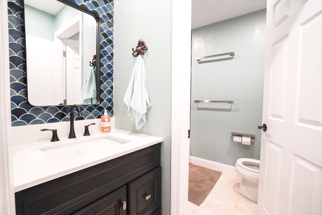 Building Photo - 48 Fales Ave