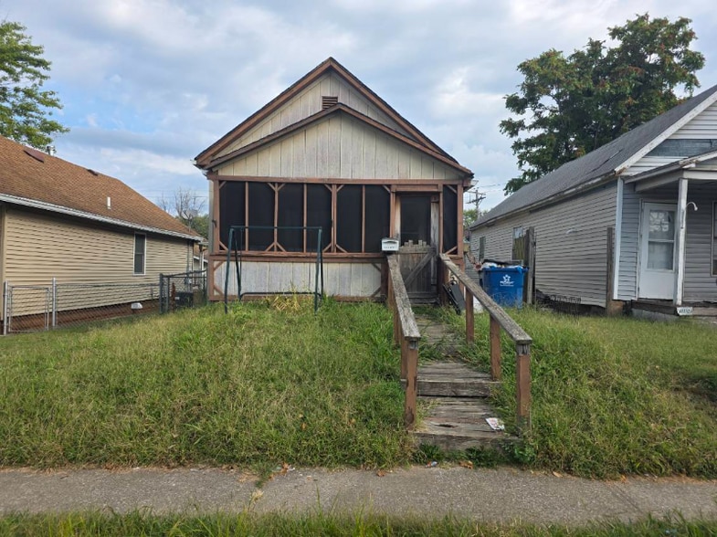 Primary Photo - 2504A Denver St