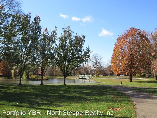 Building Photo - 2 br, 1 bath Apartment - 123 Redbud Alley