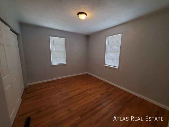 Building Photo - 2130 5th Ave