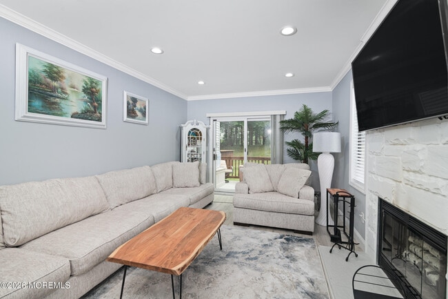 Building Photo - 70 Overlook Dr