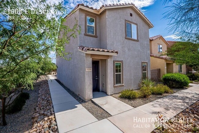 Primary Photo - 1008 E Descent St