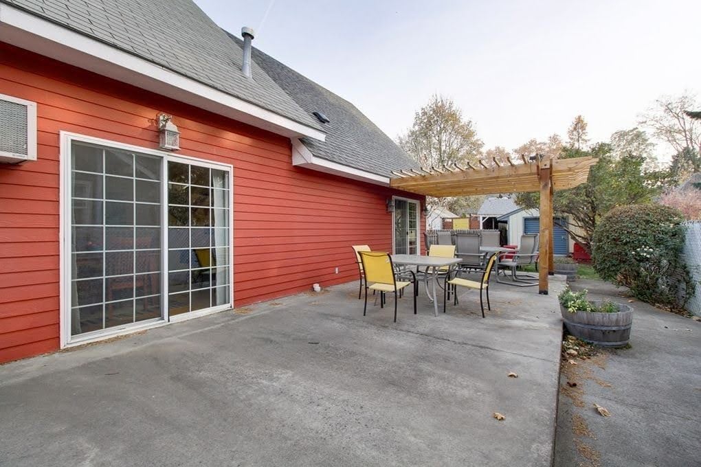 Building Photo - 1128 Hobson St