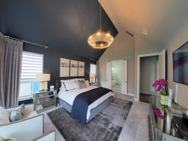 Building Photo - 1310 Sunflower Ave