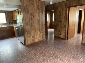 Building Photo - L166