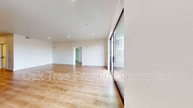 Building Photo - 532 Union St