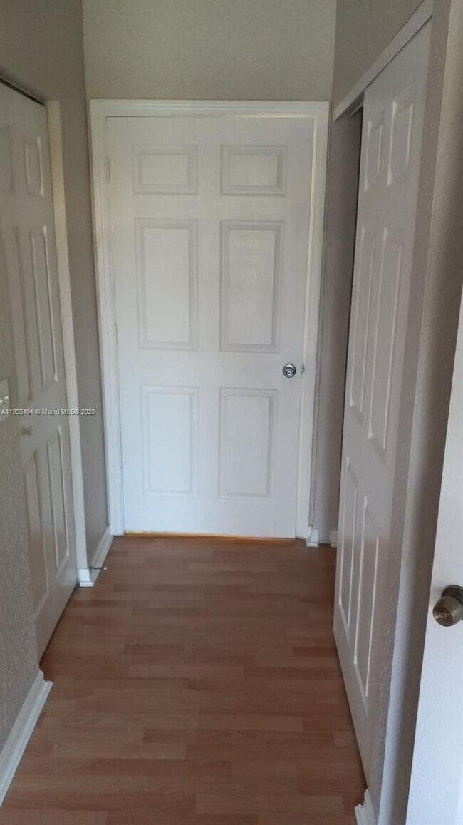 Building Photo - 1212 Belmont Ln