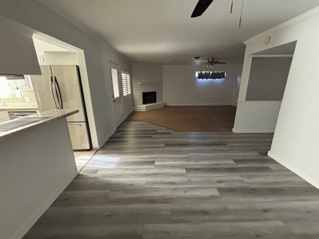 Building Photo - Very Clean Condo in Kern City!  2 Bedrooms...