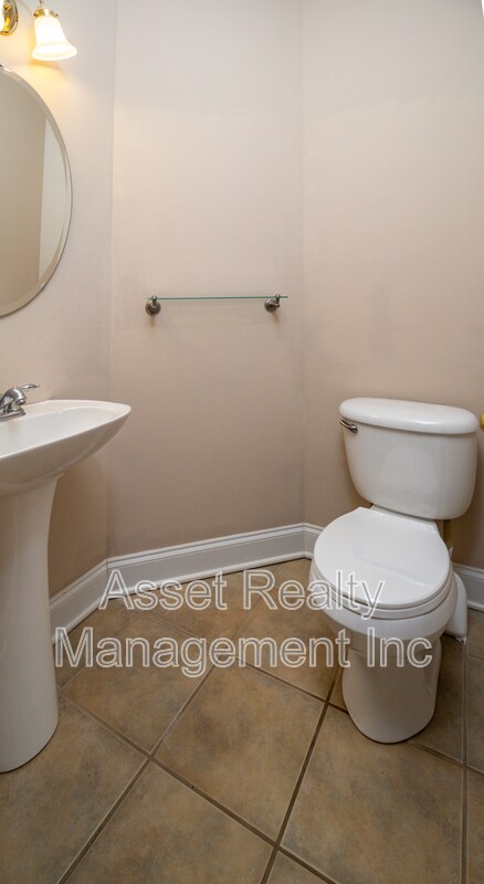 Building Photo - 8334 Bay Gardens Ln