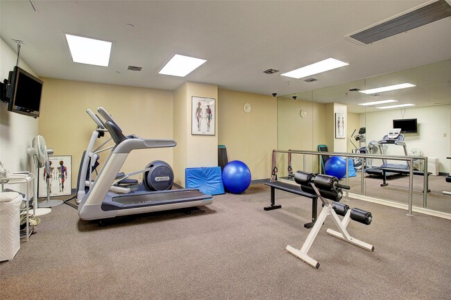 Building Photo - 3711 San Felipe St