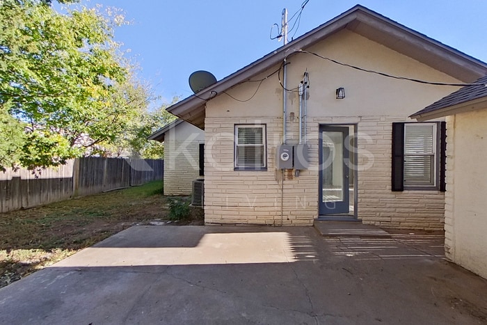 Building Photo - 411 Sunset Terrace