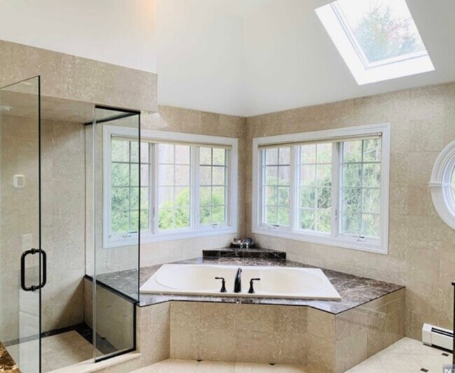 Building Photo - 9 Blackledge Court, Closter, NJ 07624 - 5 ...