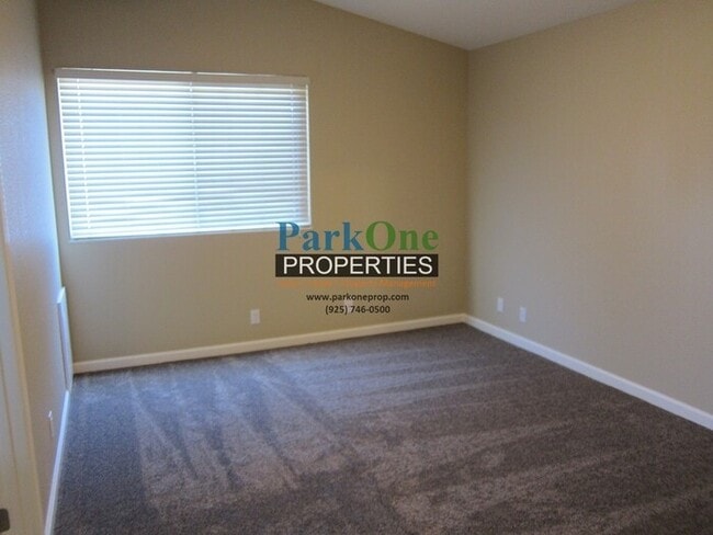 Building Photo - 4 Bedroom Livbermore Home Now Available!