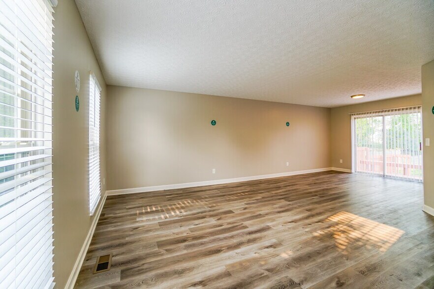 Building Photo - 810 Sumter St