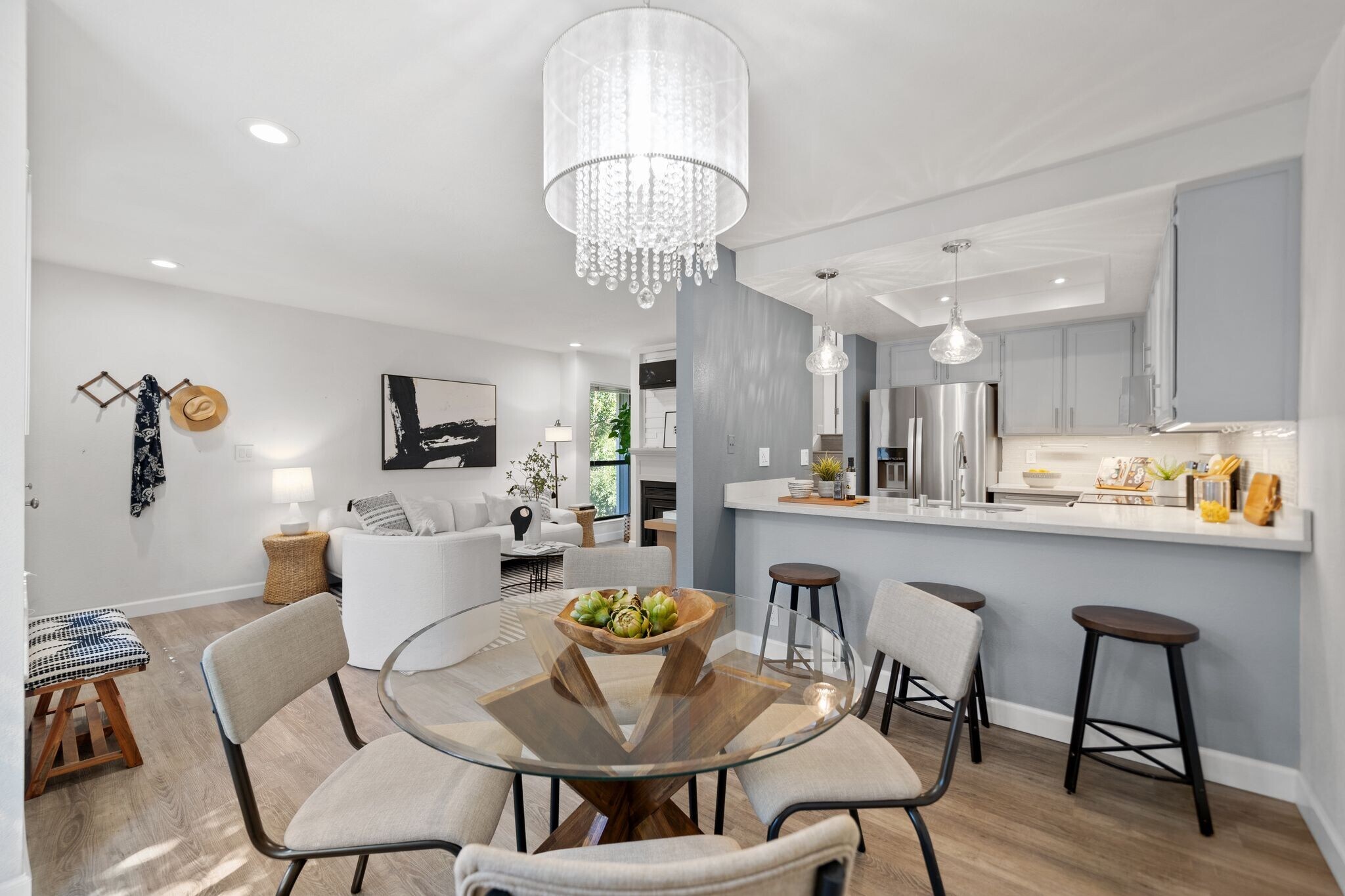 Building Photo - 906 La Barbera Dr