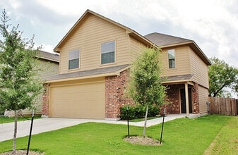 Building Photo - 7026 Heathers Pond