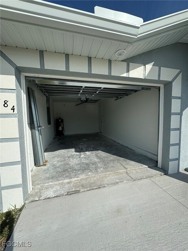 Building Photo - 884 Alabama Rd S