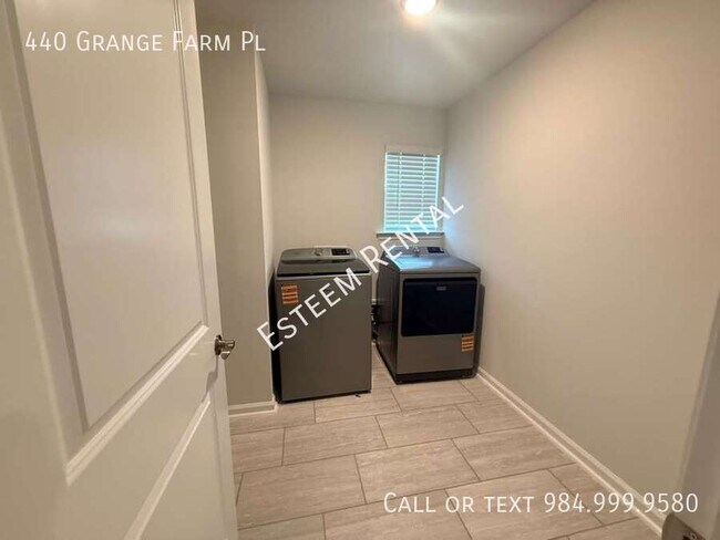 Building Photo - 440 Grange Farm Pl