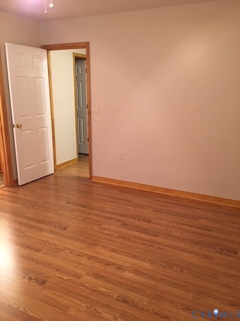 Building Photo - 285 Devon Dr